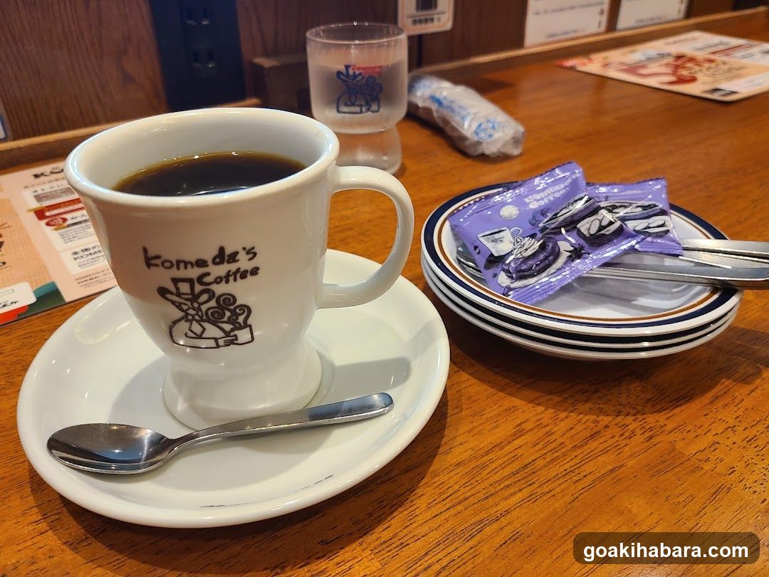 Komeda's Coffee Cup and Condiments