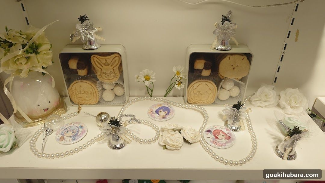 Decorative Shelf Display