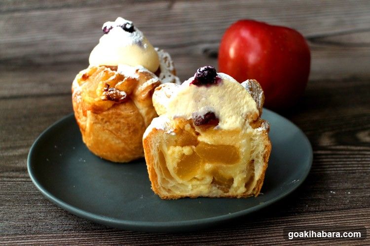 Pastry with Cream and Fruit Filling