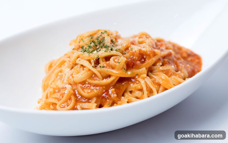 Spaghetti with Tomato Sauce