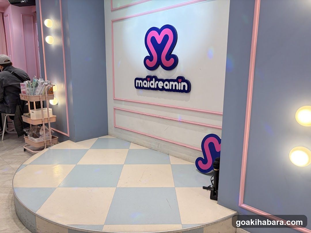 Maidreamin Interior View