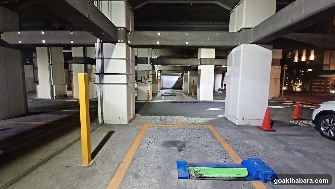 Parking in 秋葉原
