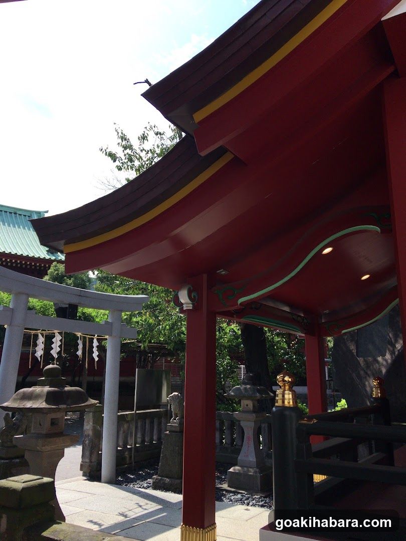 Shrine for Complexly Enshrined Deities