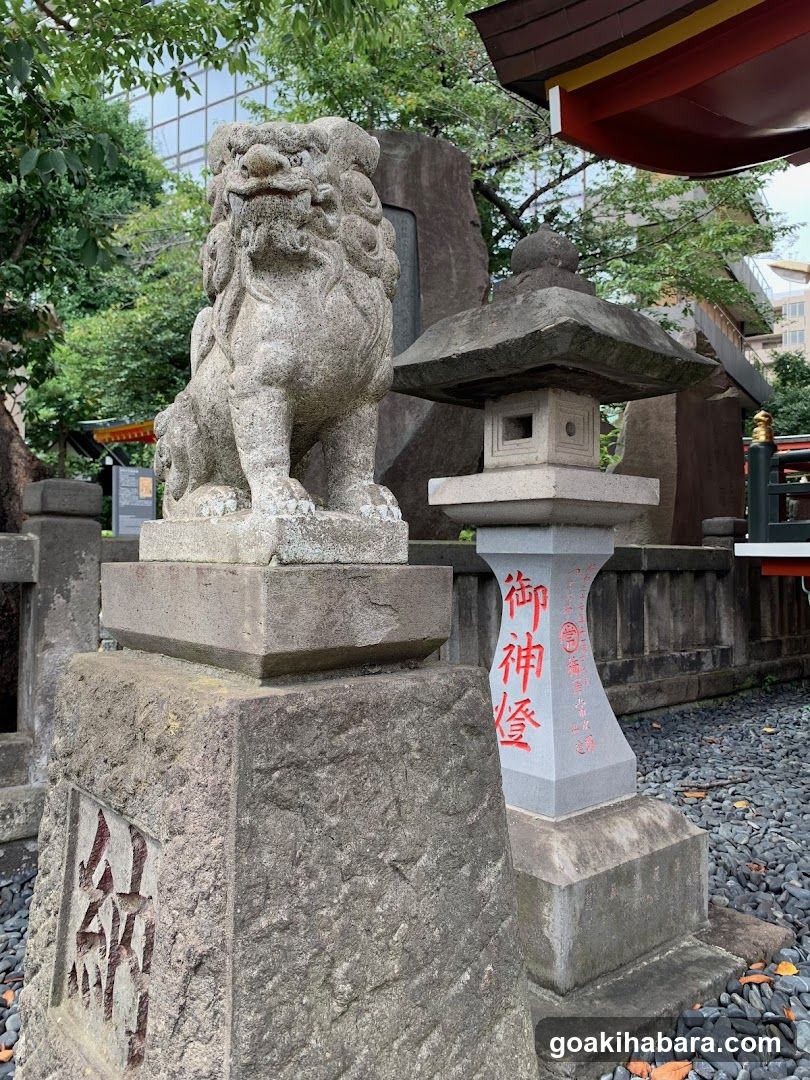 Shrine for Complexly Enshrined Deities