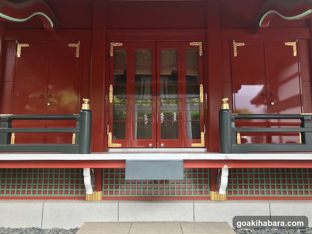 Shrine for Complexly Enshrined Deities