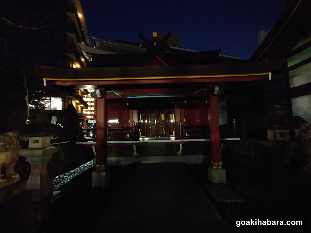 Shrine for Complexly Enshrined Deities