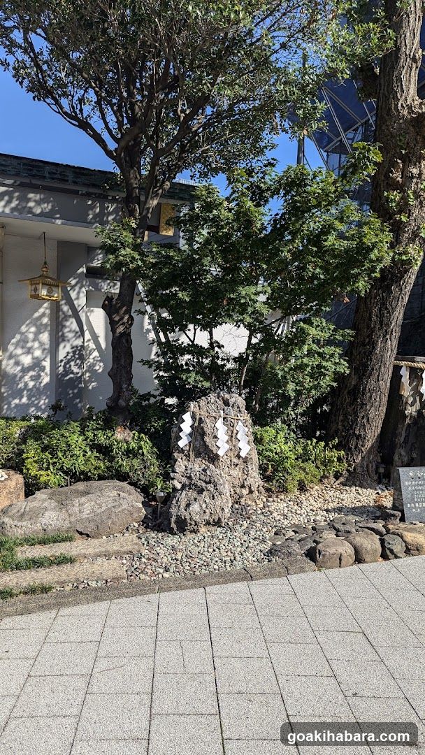Shrine for Complexly Enshrined Deities