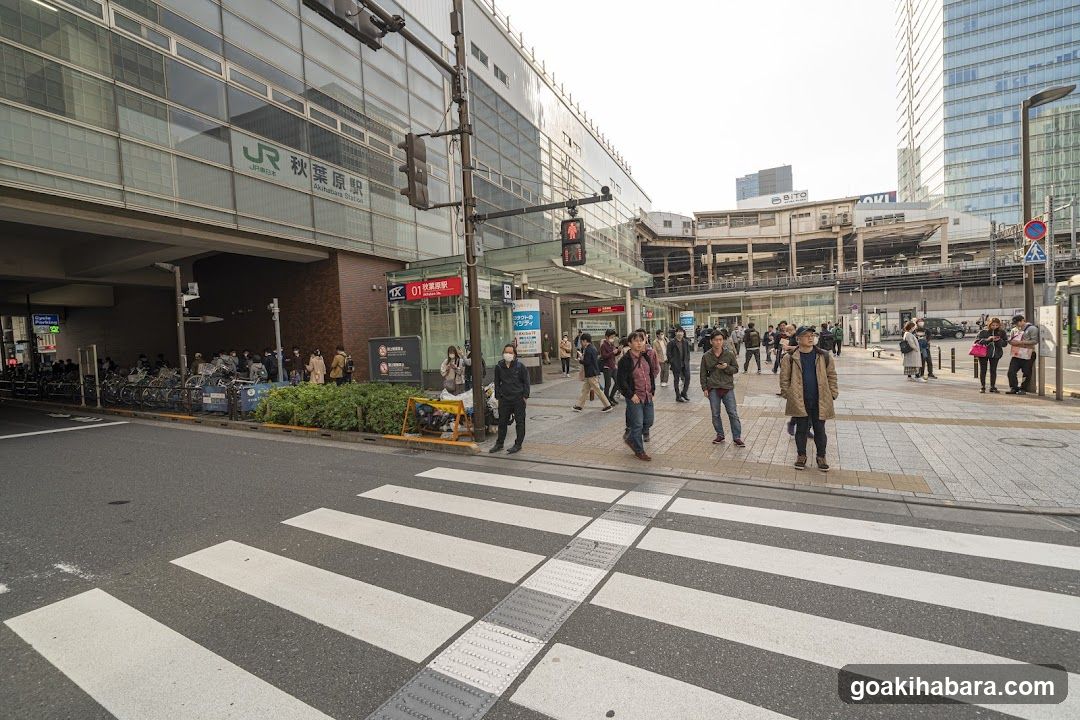 H¹T 秋葉原電気街北口
