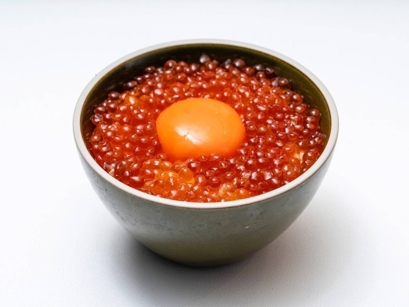 Ikura egg-yolk rice bowl, an upgrade option served at Gyutan no Lemon Akihabara with Aomori Juroku-dai Makka Egg